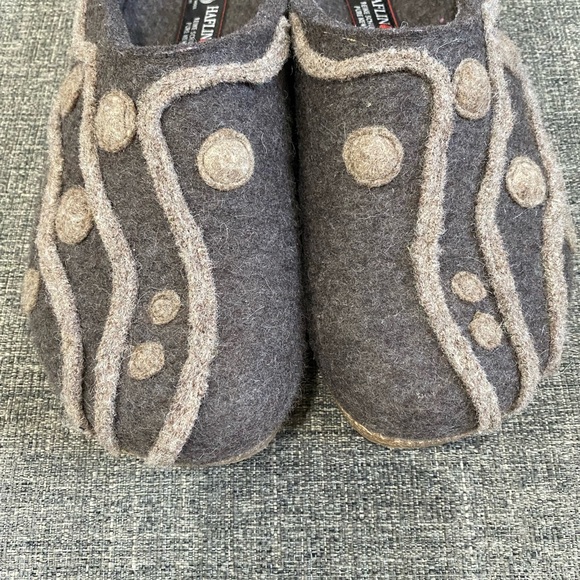 Haflinger Charcoal and Beige Wool Slippers - Picture 3 of 16